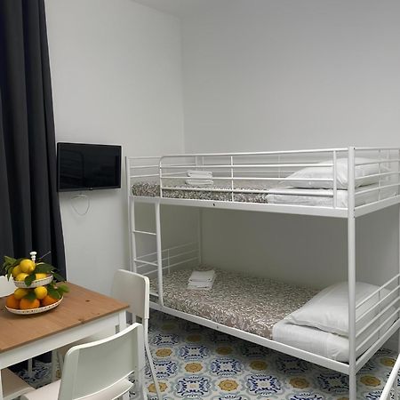 Luna Rossa Apartment Νάπολη Εξωτερικό φωτογραφία