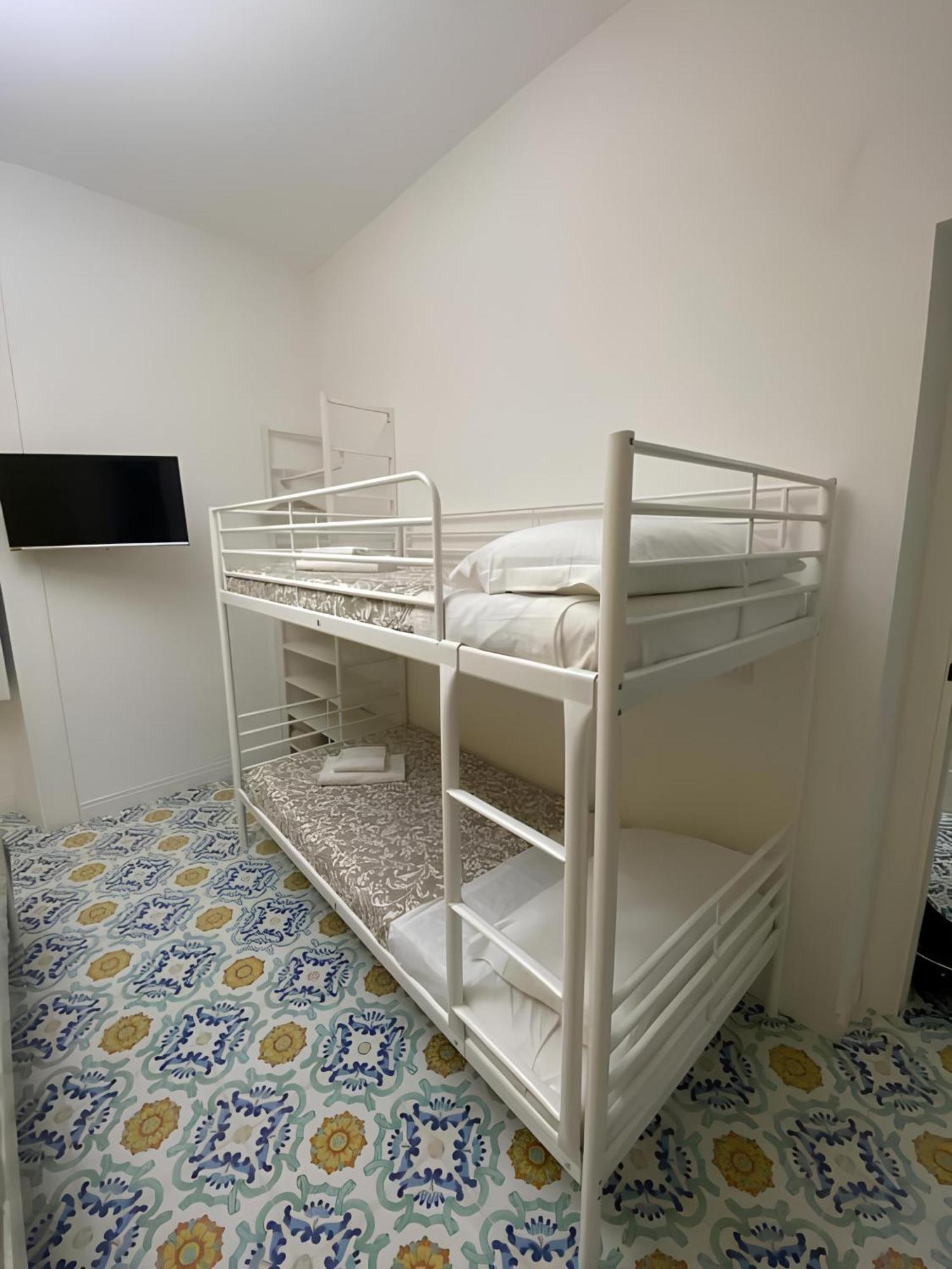 Luna Rossa Apartment Νάπολη Εξωτερικό φωτογραφία
