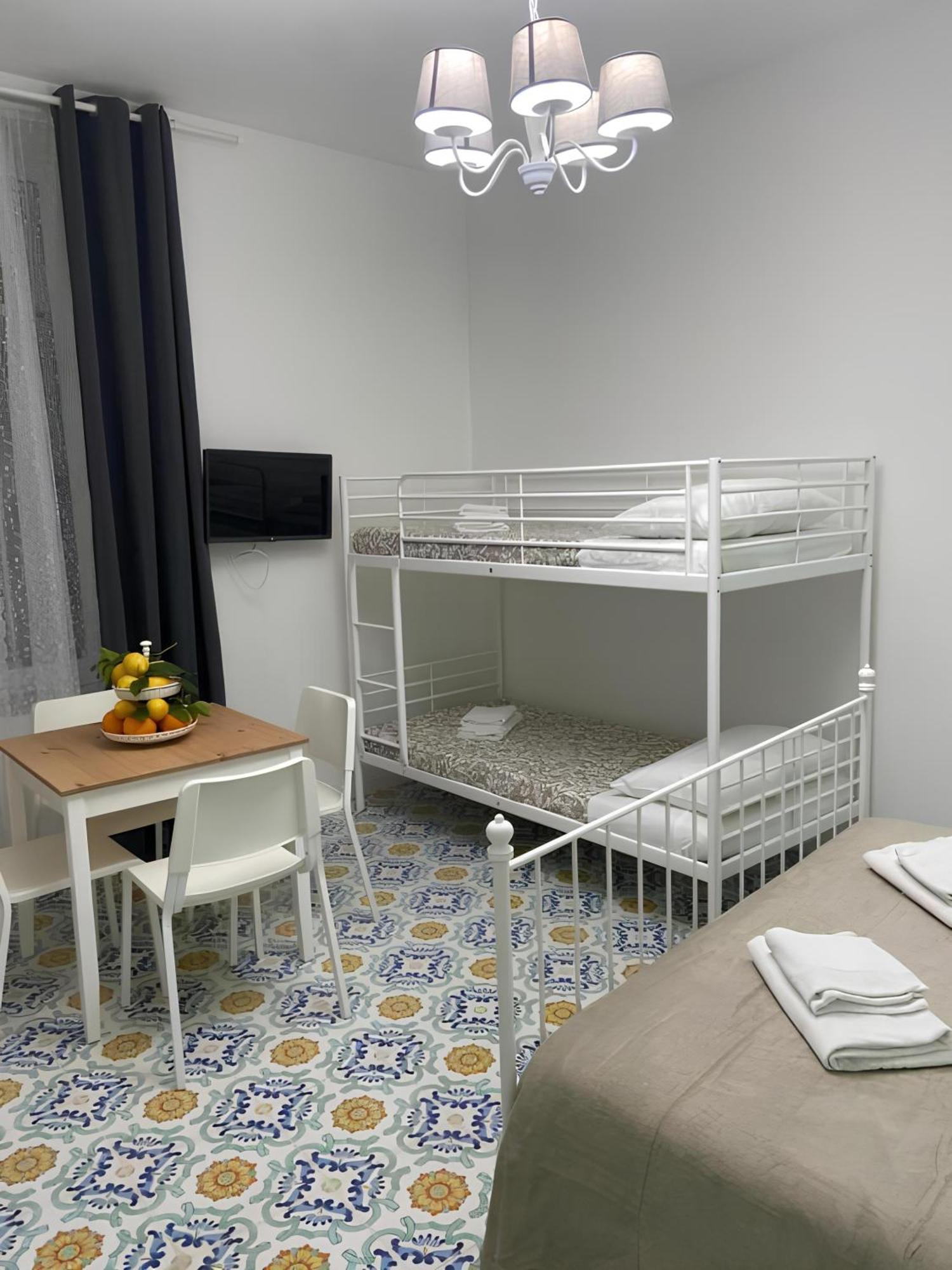 Luna Rossa Apartment Νάπολη Εξωτερικό φωτογραφία