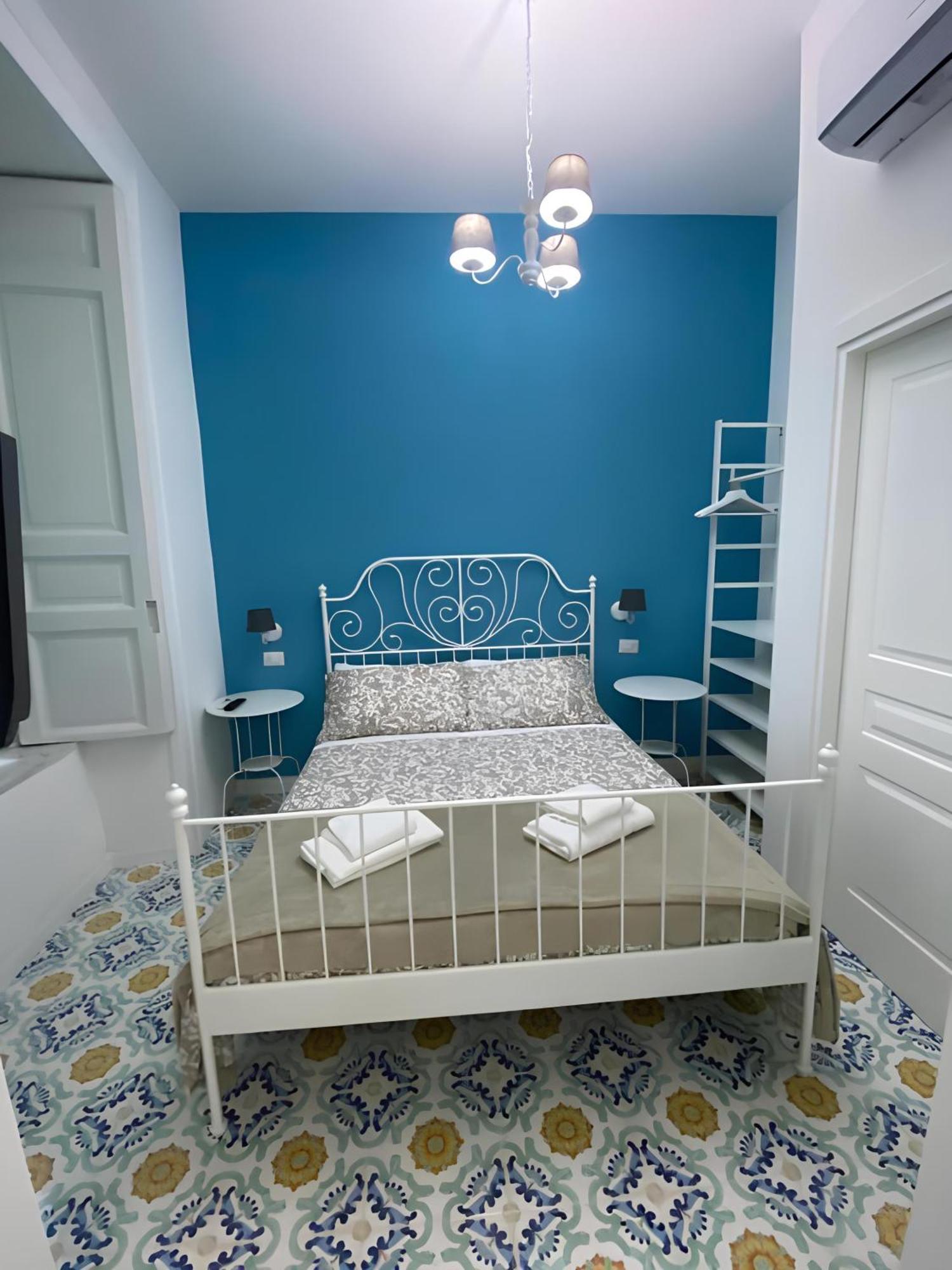 Luna Rossa Apartment Νάπολη Εξωτερικό φωτογραφία