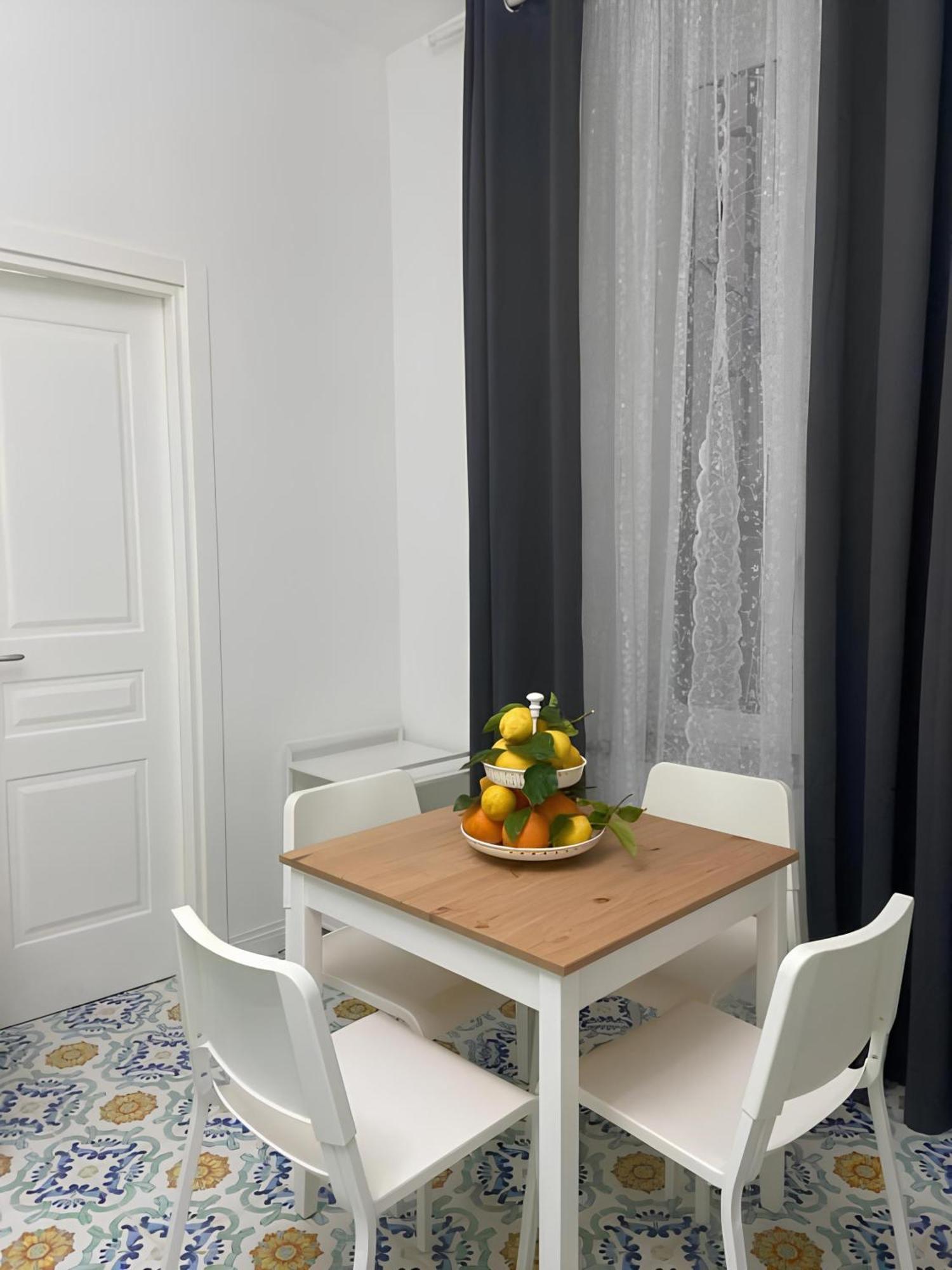 Luna Rossa Apartment Νάπολη Εξωτερικό φωτογραφία