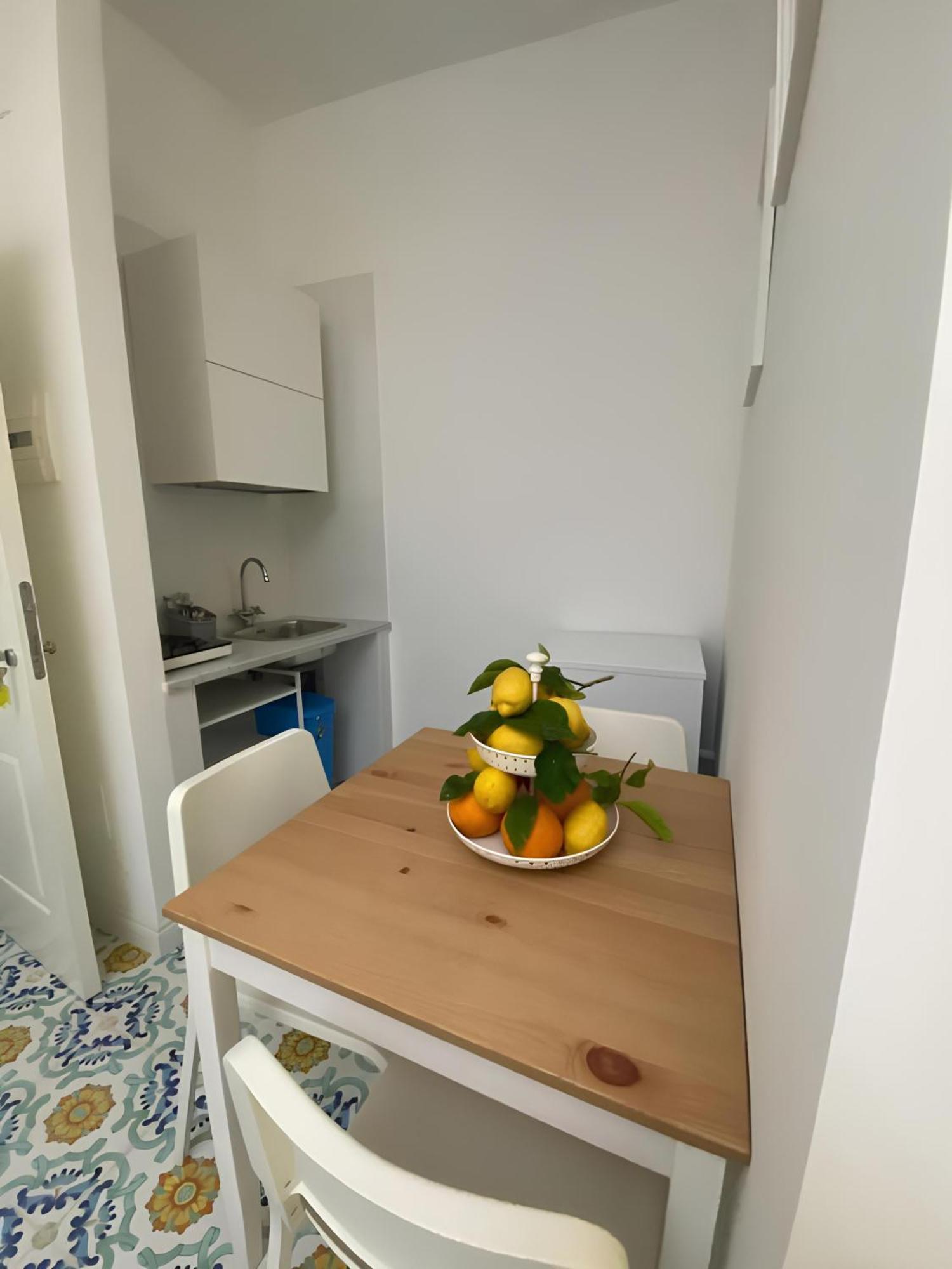 Luna Rossa Apartment Νάπολη Εξωτερικό φωτογραφία
