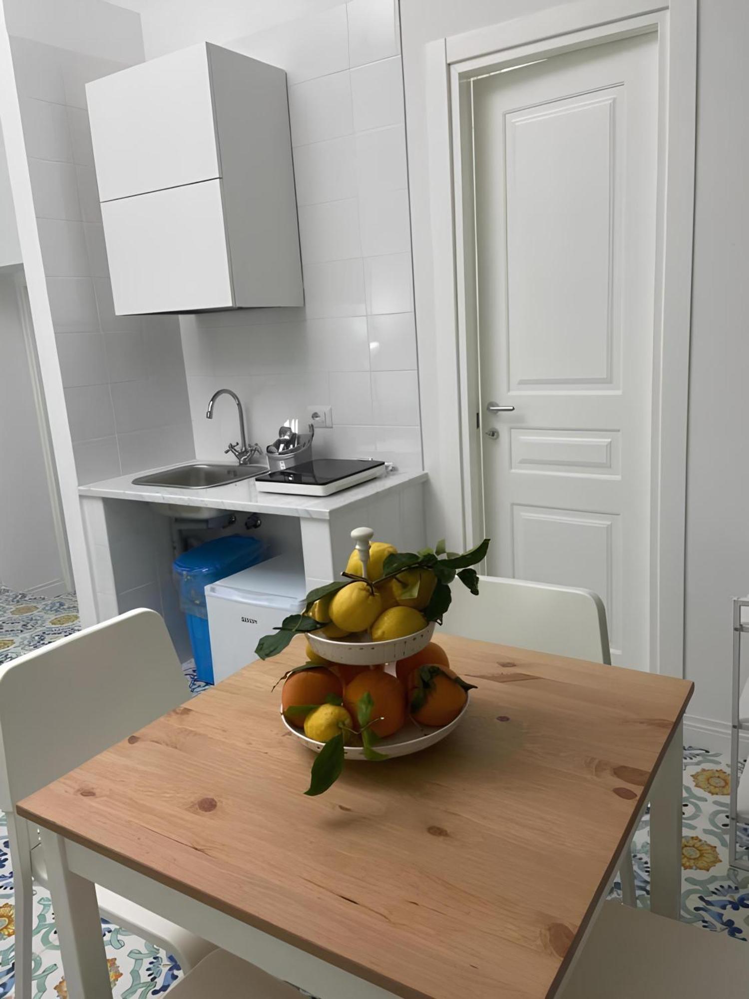 Luna Rossa Apartment Νάπολη Εξωτερικό φωτογραφία